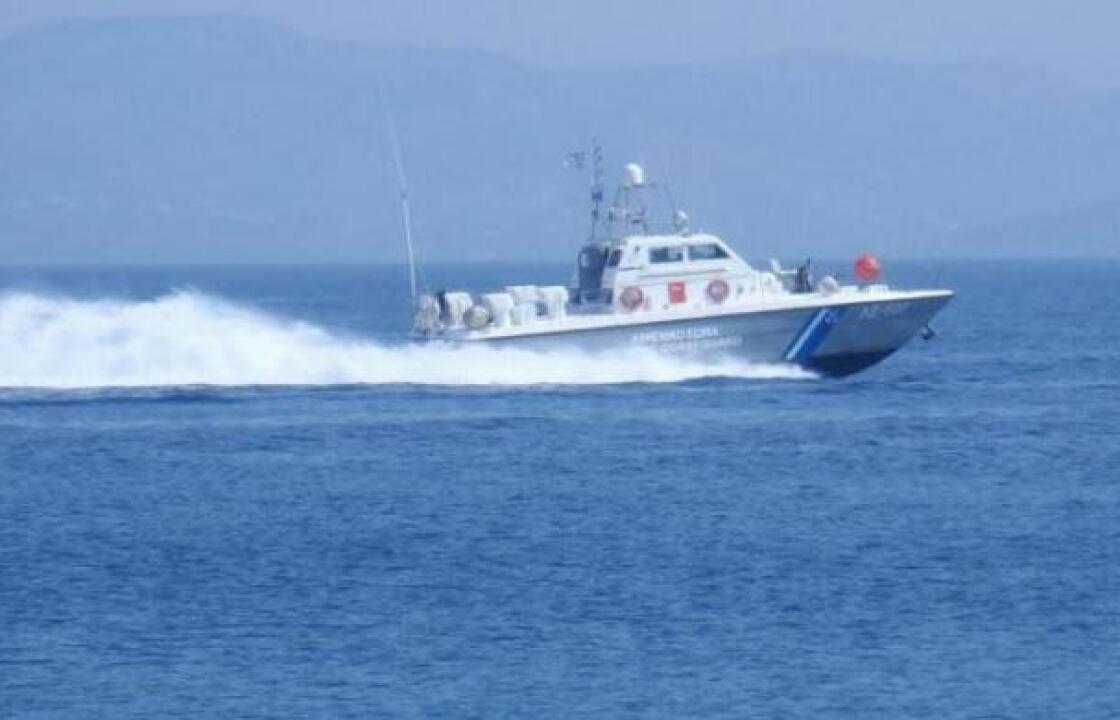 Νέα καταδίωξη Τούρκου διακινητή με ταχύπλοο στη Λάμπη - Προσπάθησε να εμβολίσει σκάφος του Λιμενικού- Ρίψη στοχευμένων βολών