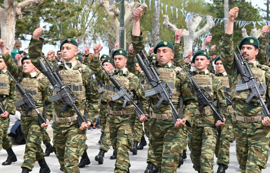 Η παρέλαση του στρατού στην Κω, για την 25η Μαρτίου