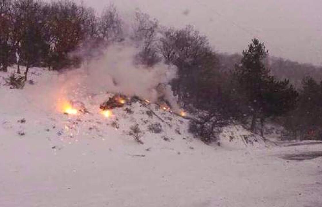 Σπάνιο θέαμα: Έπιασε φωτιά μέσα στο χιόνι στην Κομοτηνή. ΦΩΤΟ