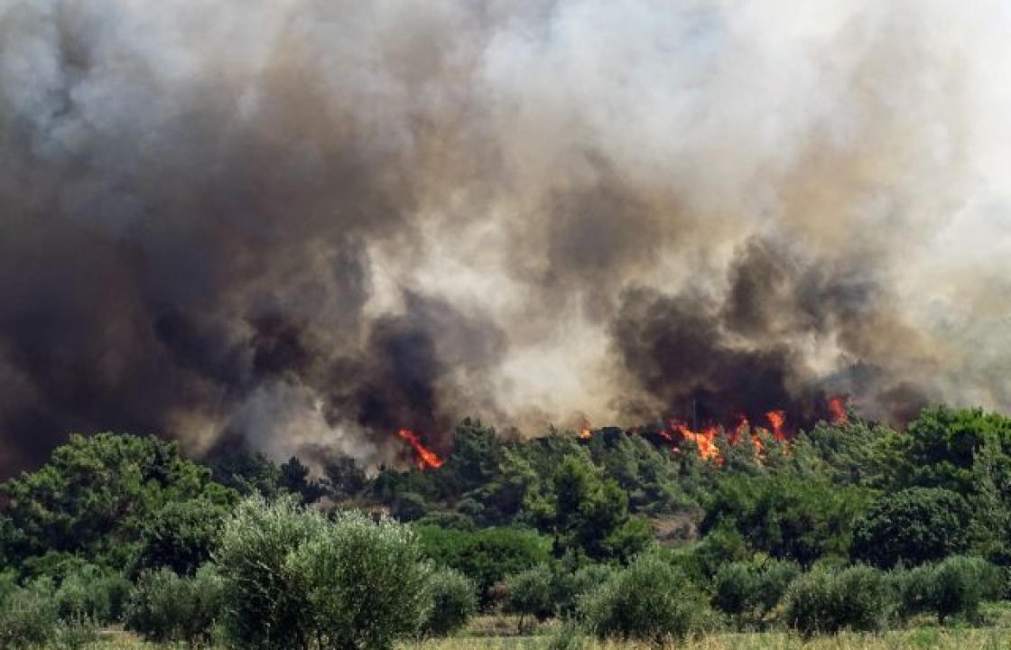 Ρόδος: Μήνυμα του 112 για εσπευσμένη απομάκρυνση των κατοίκων των χωριών Μάσαρη, Μαλώνας, Χαράκι - Ενεργοποιήθηκε η Μονάδα Διαχείρισης Κρίσεων του ΥΠΕΞ