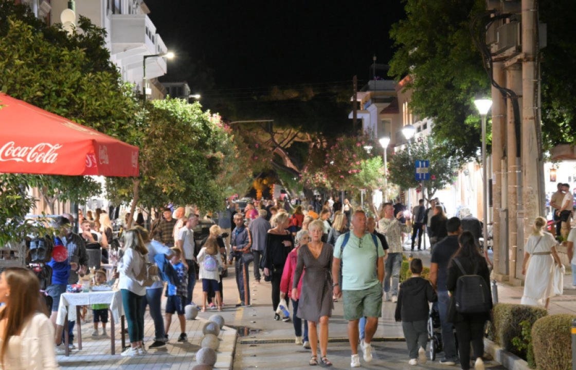 Συνάντηση του Δημάρχου Κω Θεοδόση Νικηταρά με κατοίκους και επιχειρηματίες του Εμπορικού Κέντρου, τη Δευτέρα 31 Ιουλίου