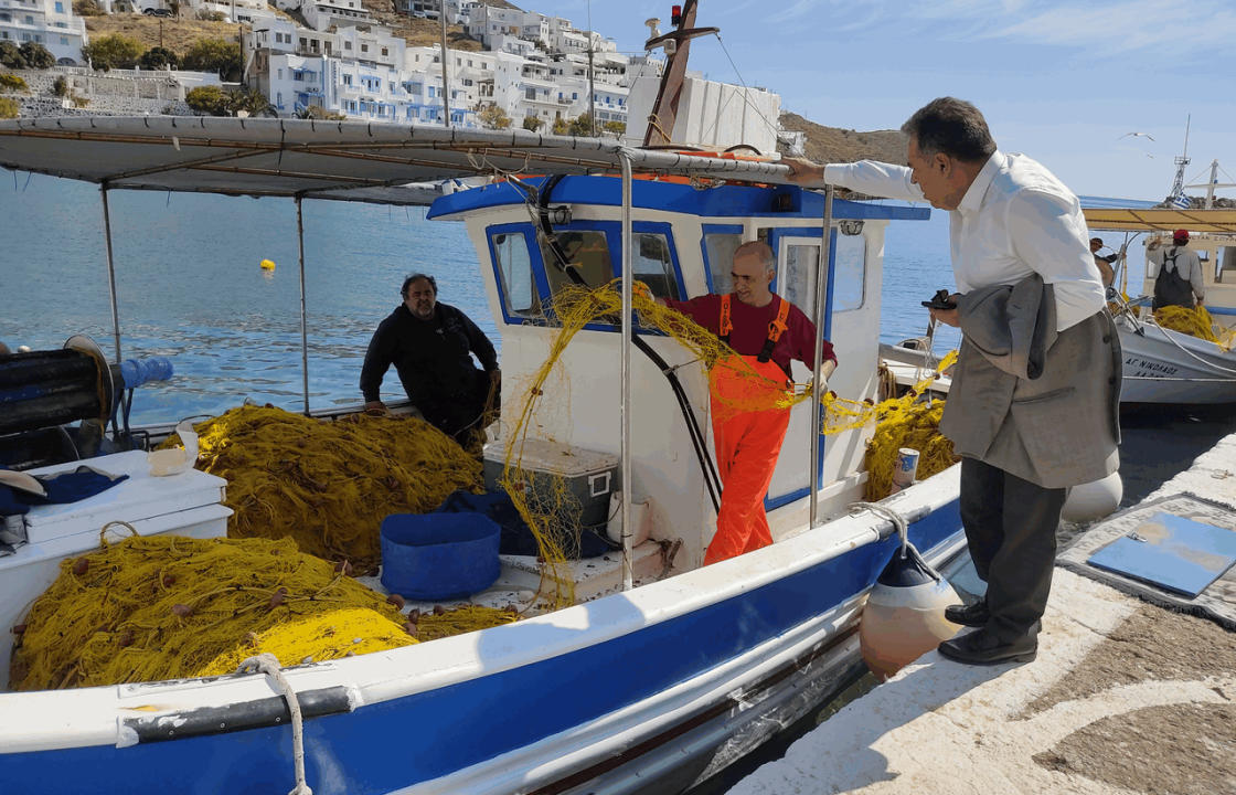 Παρέμβαση του Μάνου Κόνσολα σε δύο υπουργούς για την παράνομη αλιεία από τουρκικές μηχανότρατες σε ελληνικά χωρικά ύδατα