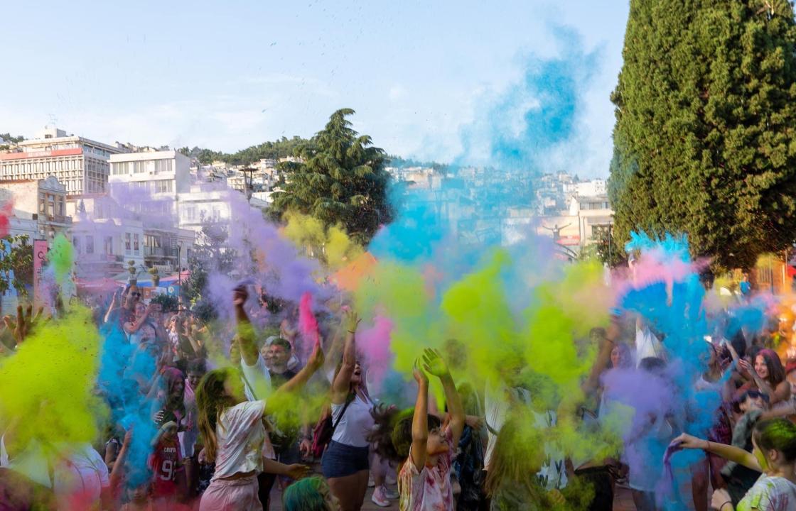 Το Φεστιβάλ Χρωμάτων ταξιδεύει στην Κω!