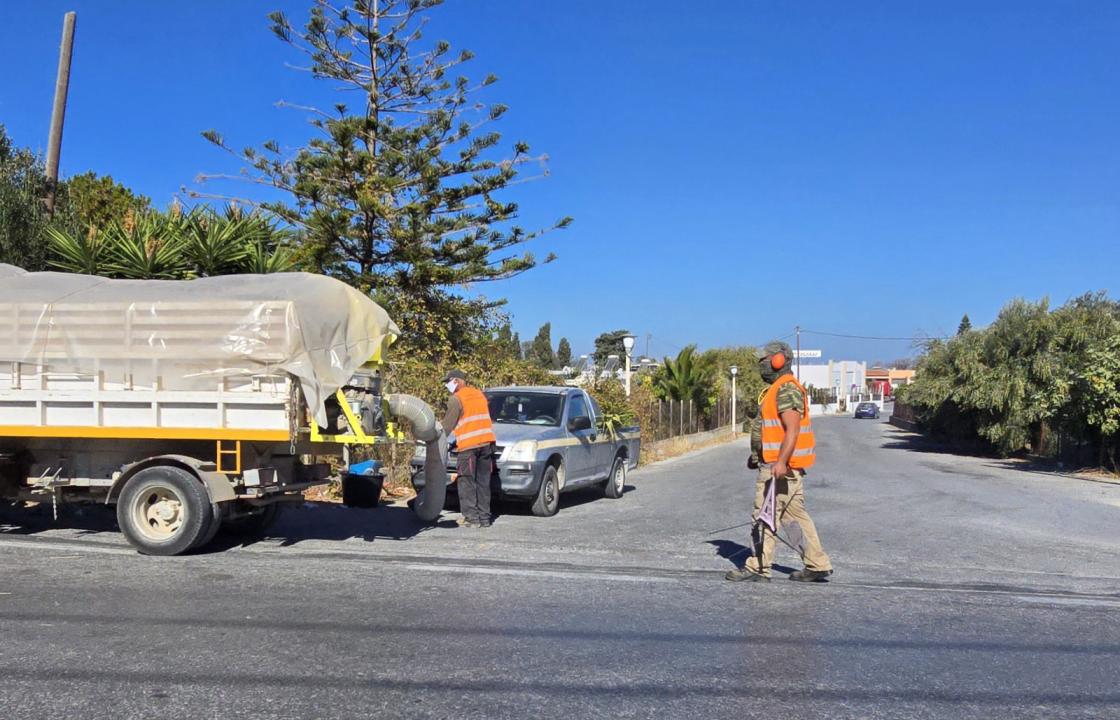 Ξεκίνησε ο καθαρισμός του επαρχιακού, από τον Δήμο Κω, με τον νέο αναρροφητήρα φύλλων και σκουπιδιών