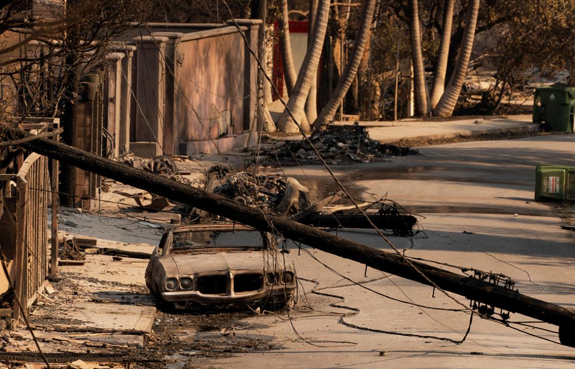 Φωτιές στο Λος Αντζελες: 11 νεκροί και πόλεμος ευθυνών για τον πύρινο όλεθρο