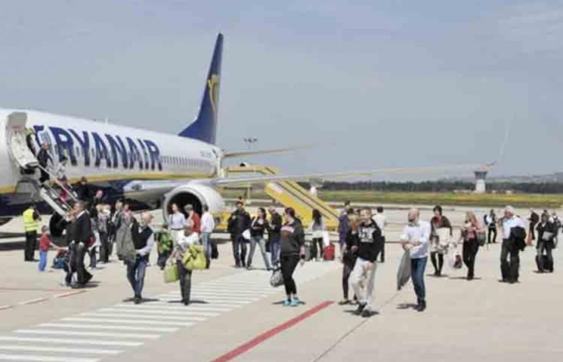 Τον Απρίλιο μόνη της η Ryanair έφερε 9.953 τουρίστες όταν όλοι οι άλλοι μαζί έφεραν 7.505